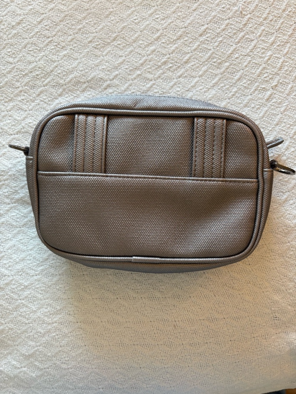 lug Mingle Metallic Pearl bag with Quilted Detail NWOT - Picture 2 of 7